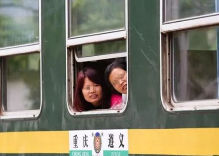 5629次列车从重庆到遵义
