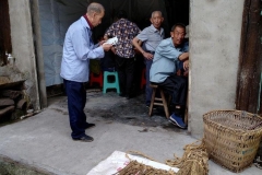 盖石老街卖叶子烟