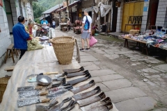 盖石老街卖农具的小摊