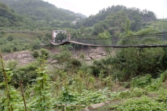 盖石甩甩桥之景