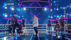 中国新歌声周杰伦和陈奕迅同台合唱