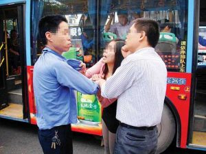 公交司机和乘客吵架（图片来源于网络）