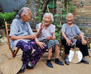 农村人爱聊天显得更亲密