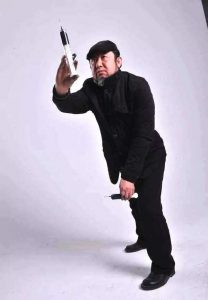 “大师”用注射器创作书法