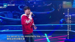 清华大学生物医学博士宿涵在《中国好声音》舞台上倾情演唱