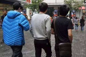 春末街头穿衣百态