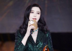 对于范冰冰来说，公益能为她招揽名声，弥补一些过去所犯的错误
