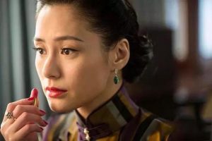 淡妆不失当年的那份少女感，浓妆则多了几分妩媚