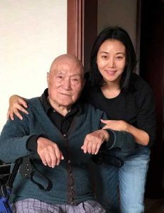 的三个儿女也非常有才华，大女儿刘静是一位优秀的电影化妆师