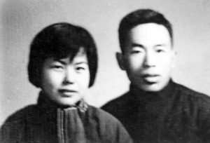 樊锦诗与彭金章结婚照（图源：《我心归处是敦煌》插图）