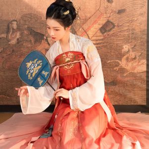 重回汉唐的汉服直播展示