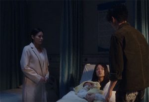 陈凯歌周日在综艺节目《演员请就位》中首发一部短片《宝贝儿》后，在社交媒体上点燃了关于代孕的讨论
