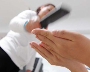 “黄荆棍儿出好人”是否应该再回归？
