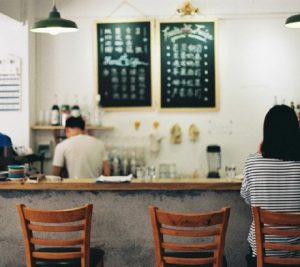 最让你受伤的，是他们永远都觉得你不够好