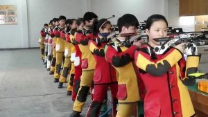 2010年12月，杨倩就被虞利华选进了宁波体校射击队