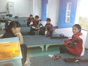 杨倩在叠弹壳测试里也能一举叠起7个，稳定性可见一斑