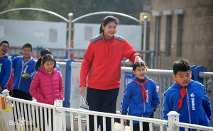 在学校，小子宇也是同学们的好玩伴和开心果。