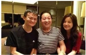 2013年，马云拜访王林，赵薇同行，此事引起社会极大关注