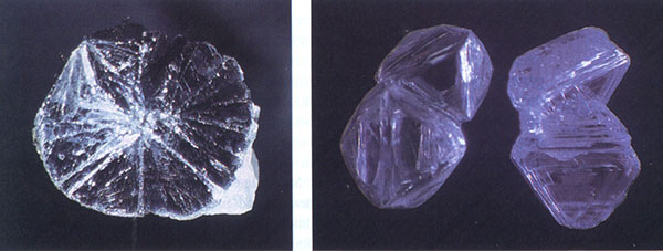 石墨（左）和金刚石（右）是结构和性质完全不同的两种碳的同素异形体