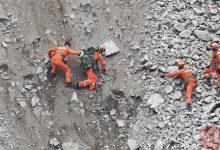 9月6日泸定地震发生后，消防员背2岁幼童攀越百米滑坡带_桂启洪个人网站